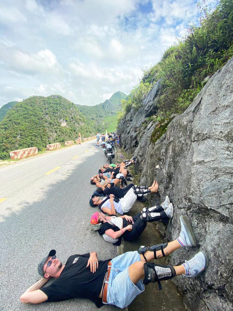 Hostel Lazy Cat - Motorbikes & Tours Ha Giang